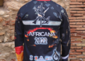 Sudadera parte de atras 1 Prendas oficiales de “La Africana”
