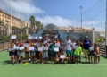 alumnos con diplomas Vuelve la Escuela de Vela en el Club Marítimo