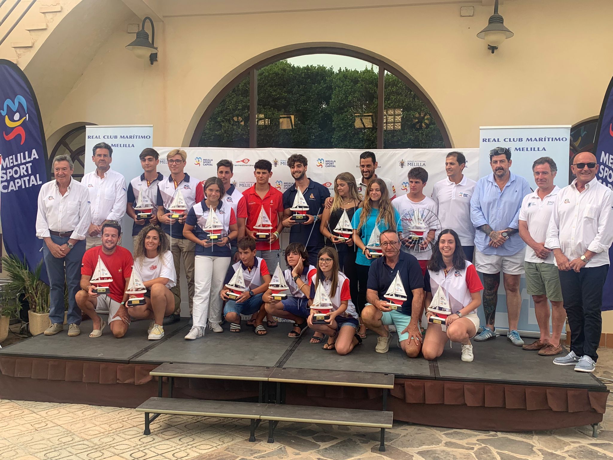 foto familia premiados Pablo y Martín Fresneda ganan el II Trofeo RCMM-Melilla Sport Capital Snipe