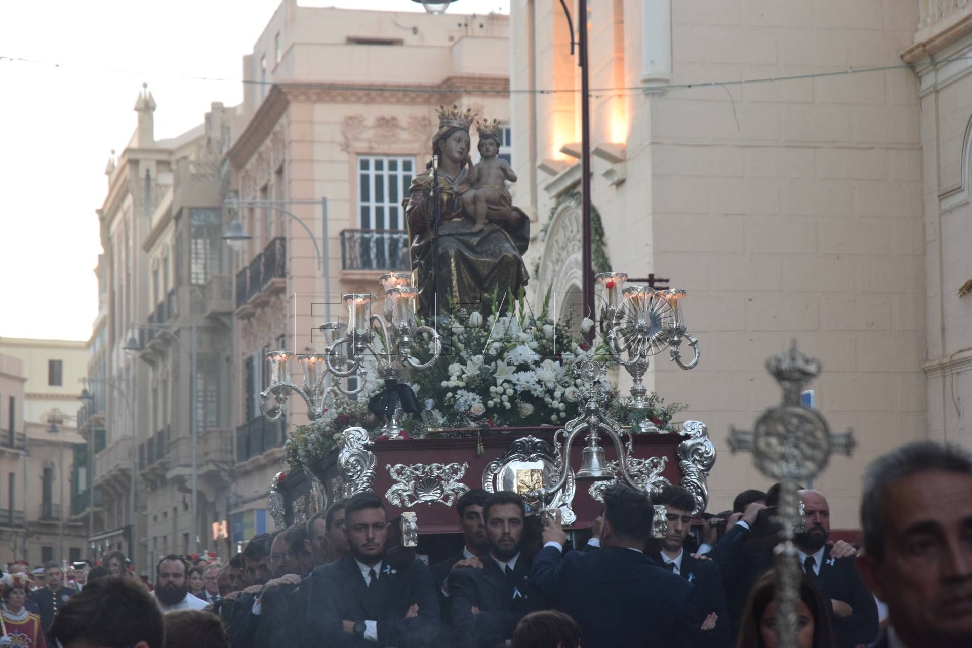 11 2 La patrona vuelve a las calles de Melilla