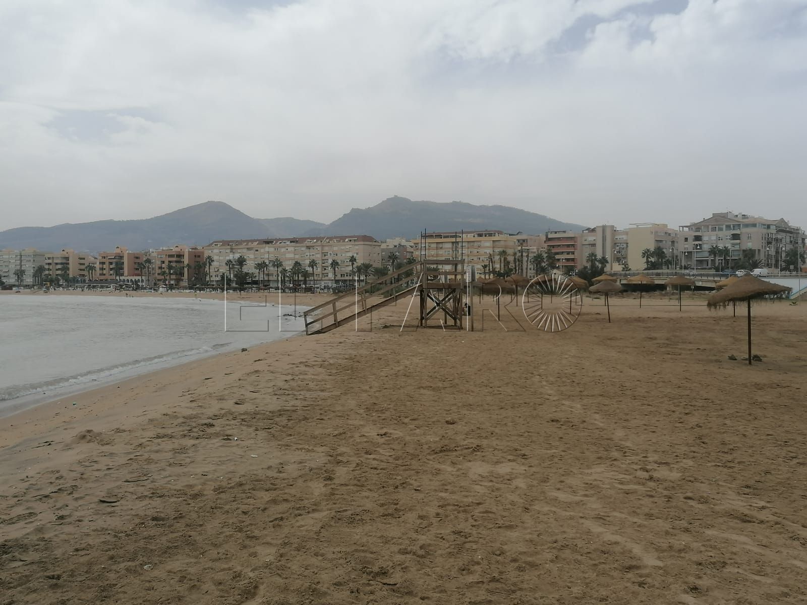 18 1 La vuelta a la rutina vacía las playas