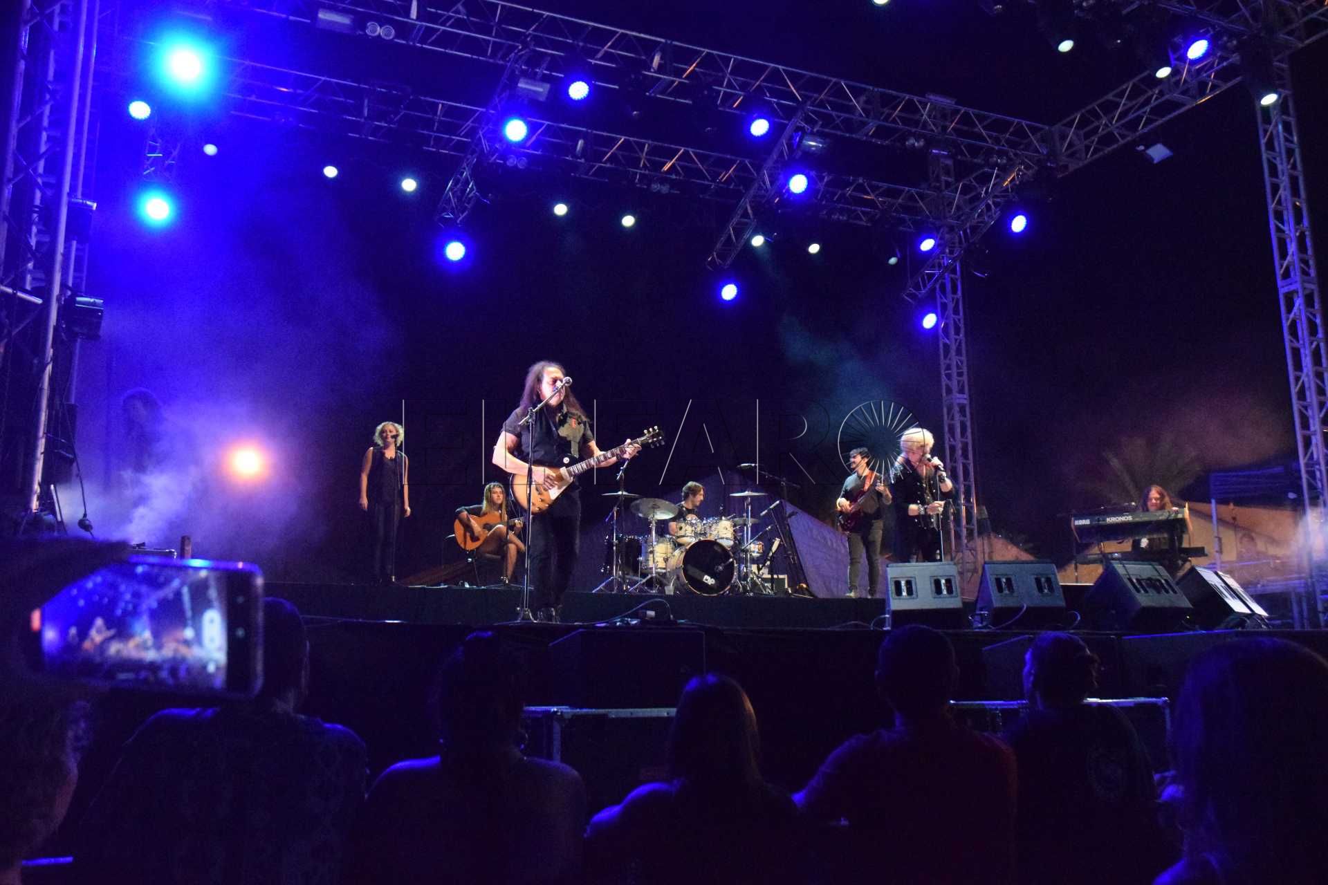 21 1 El rock andaluz de Medina Azahara resuena en Melilla