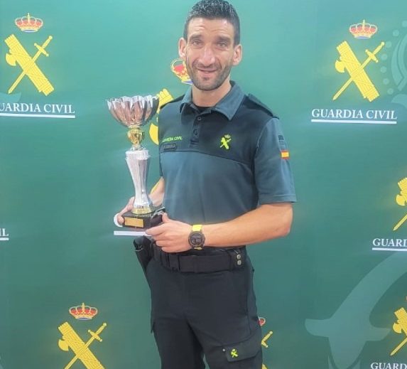La Comandancia de Melilla felicita al guardia civil Jesús Mosquera