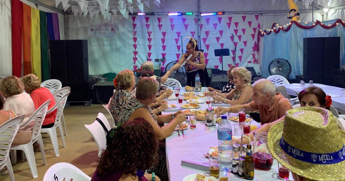 A quién le importa Cena con espectáculo en vivo en la caseta A quién le importa