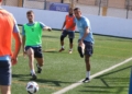 FcC7aFAWQAAq39I Tras el entrenamiento toda la plantilla de la UD Melilla a la Feria