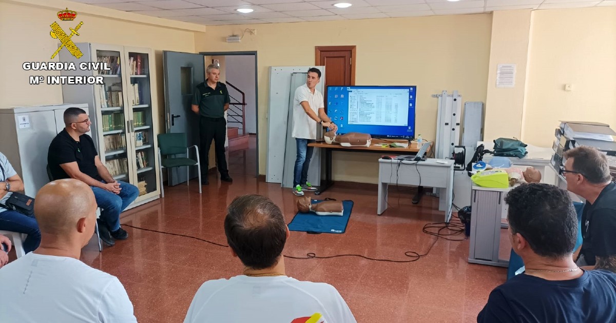 Concluye un curso para guardias civiles sobre desfibriladores externos semiautomáticos