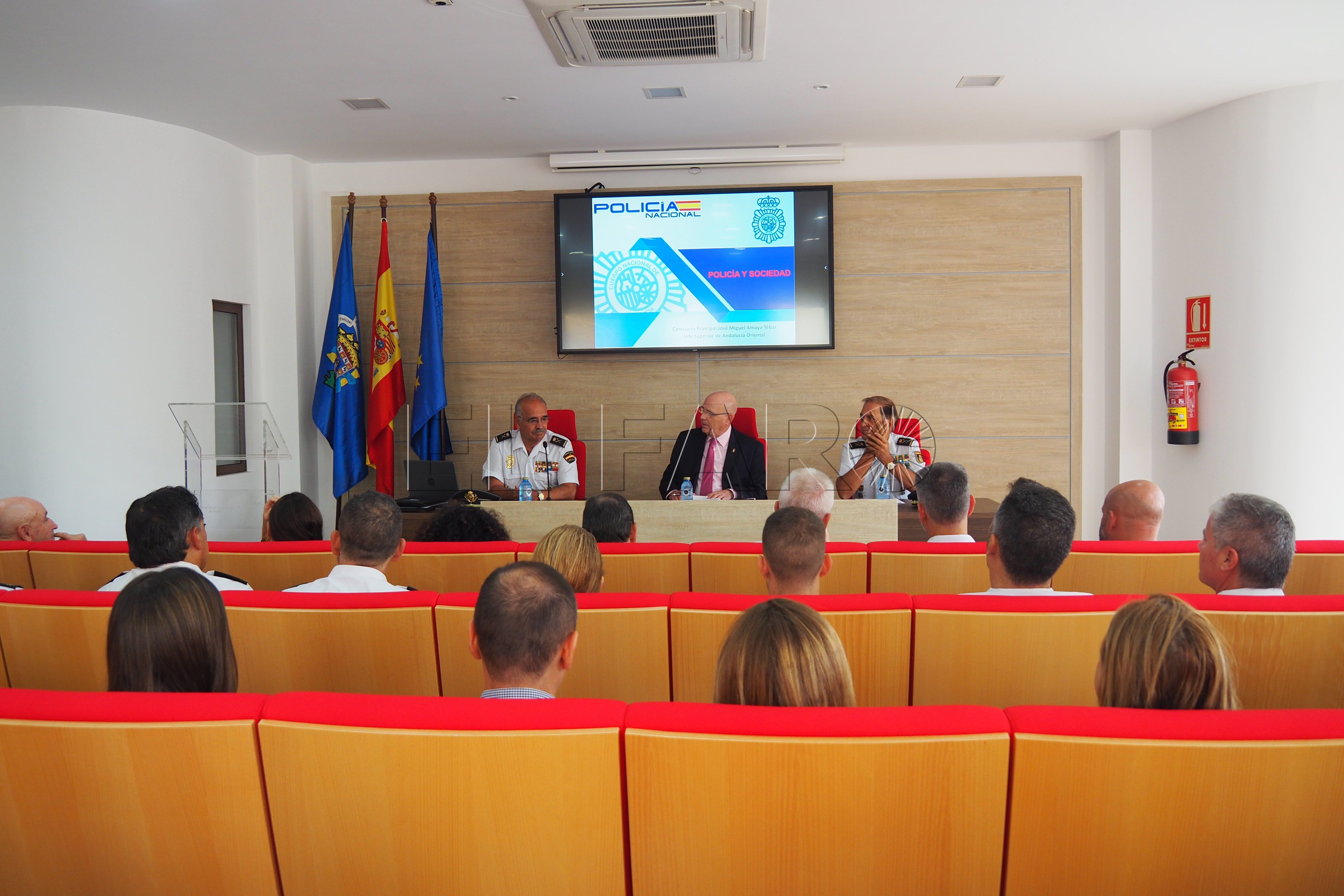 José Miguel Amaya Tébar "Confianza, respeto y afecto a los ciudadanos", las claves de José Miguel Amaya Tébar, jefe superior de Policía de Andalucía Oriental
