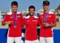 MedallaPlata AlcalaVolpe conCapiMohaDouiri Alcalá, Volpe y María Martínez logran medalla en el Europeo de tenis playa