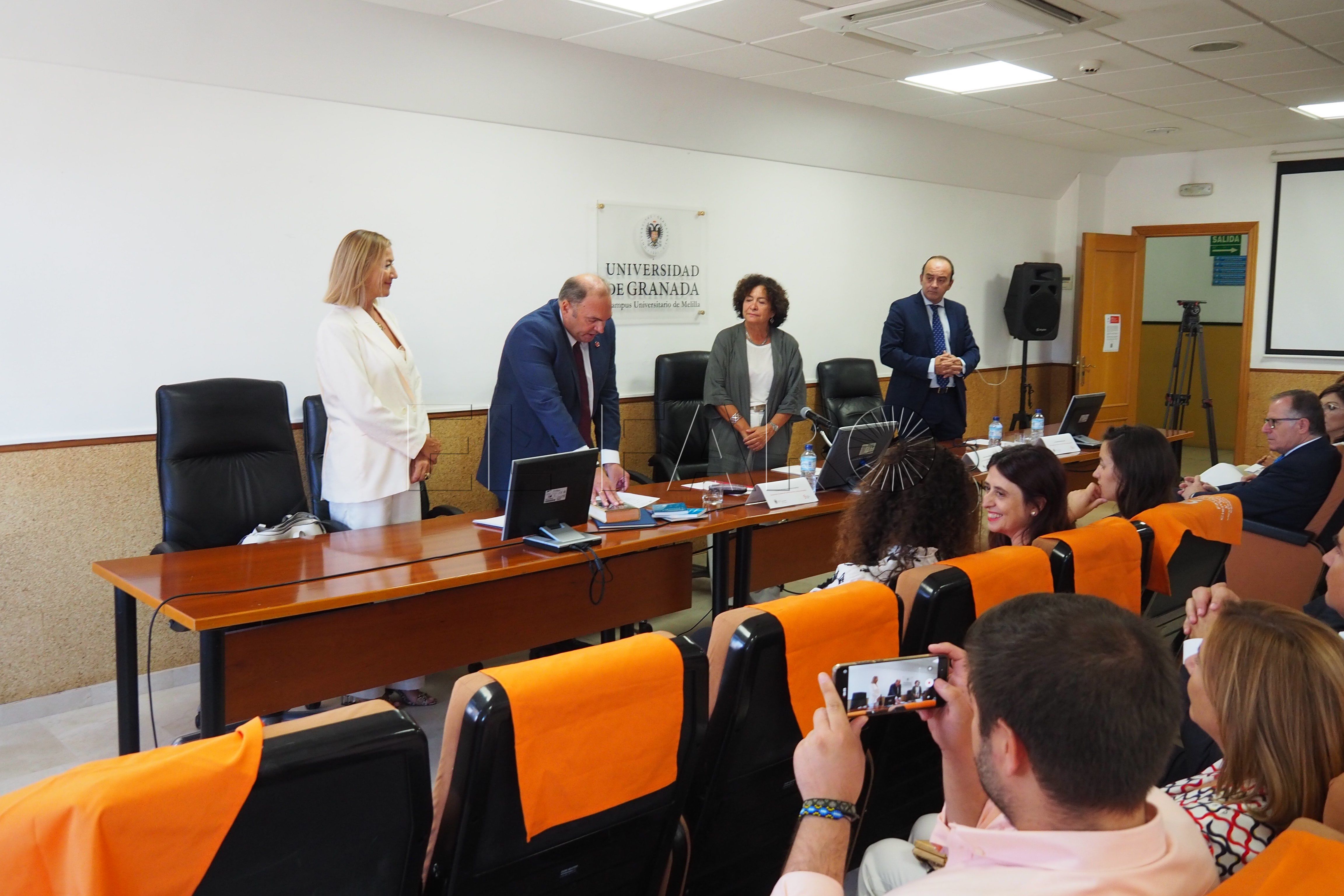 Toma de posesión Marmolejo subraya la importancia de las infraestructuras en su nombramiento como decano