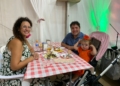 WhatsApp Image 2022 09 05 at 10.43.19 PM Muchas familias eligen la caseta Aragón para pasar una noche de Feria
