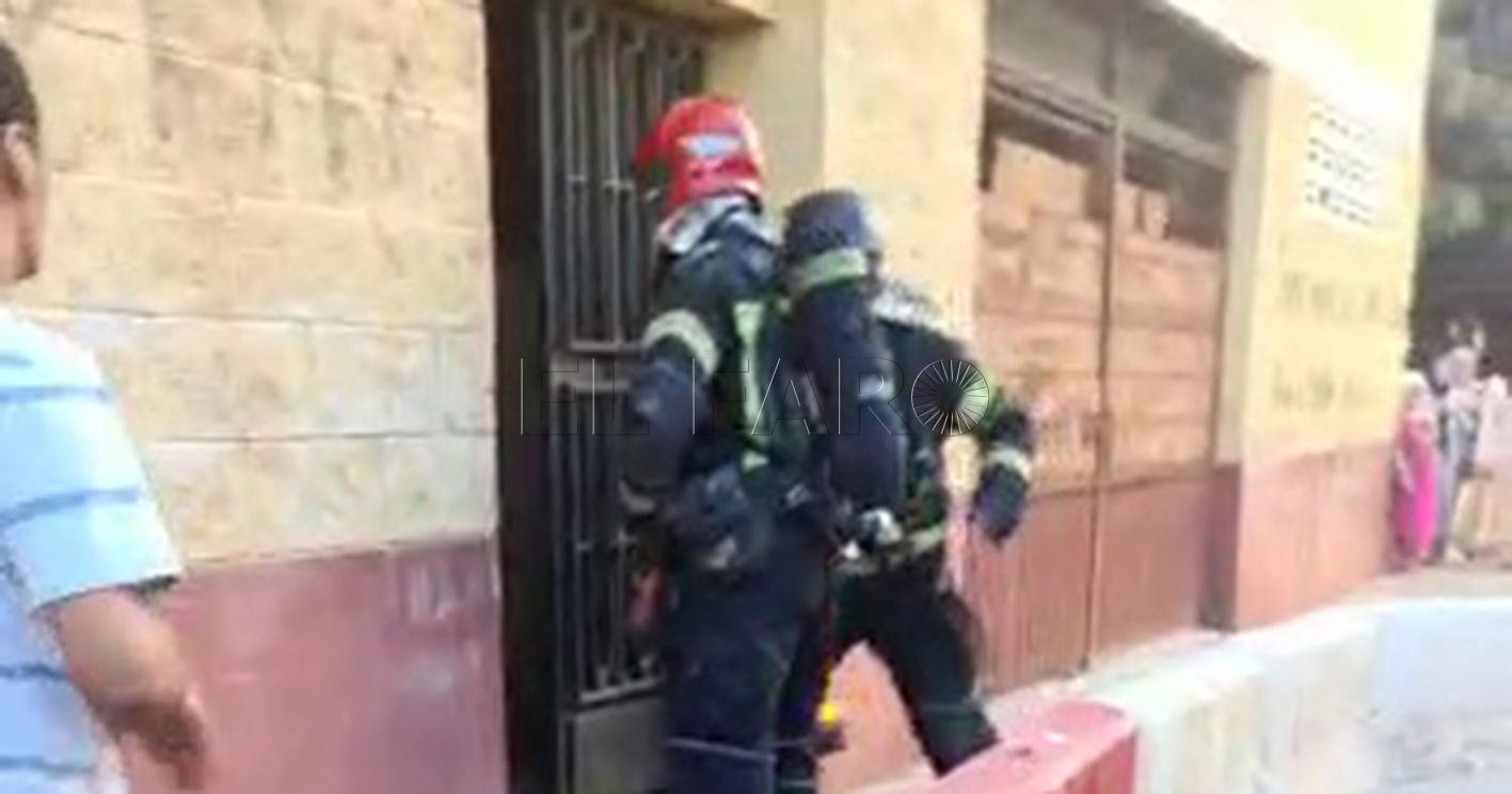 bomberospalmeras00090 recorte Los Bomberos apagan otro incendio en Las Palmeras