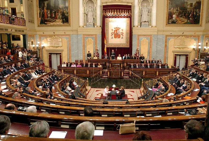 Rindamos culto, pues, al valor supremo de la convivencia y
no la malogremos