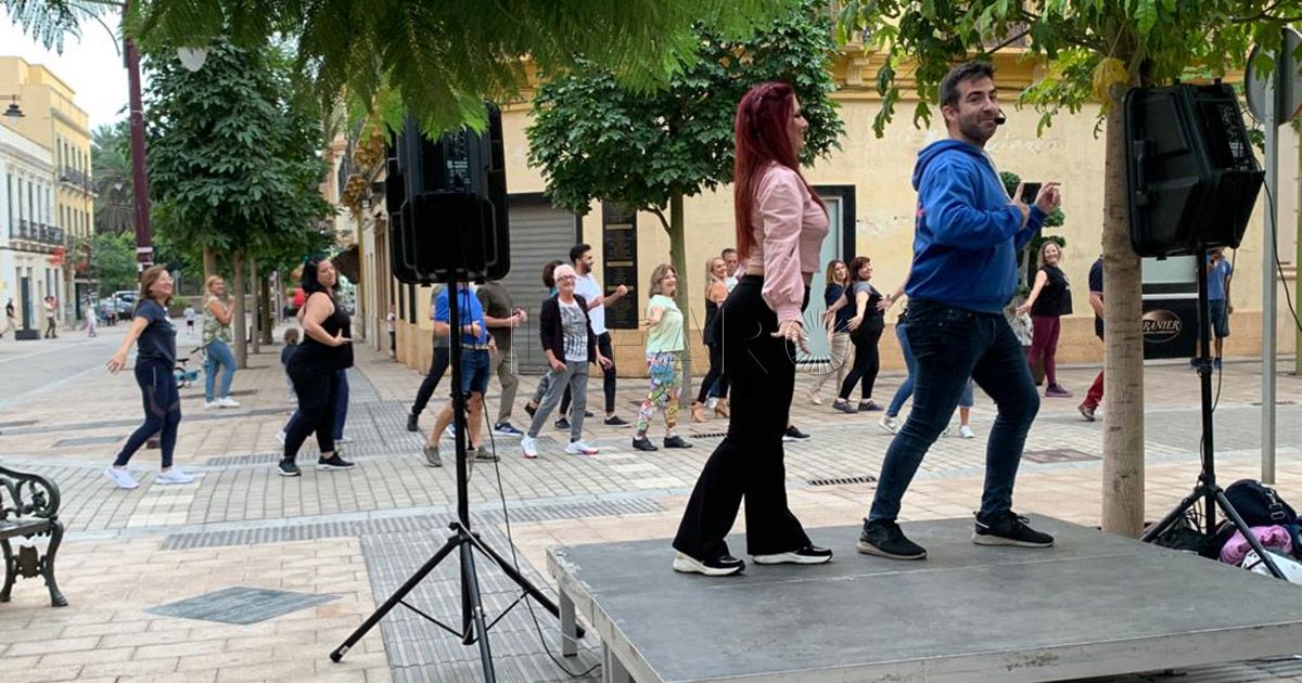Bachakumbé Bachakumbé pone ritmo al centro de Melilla