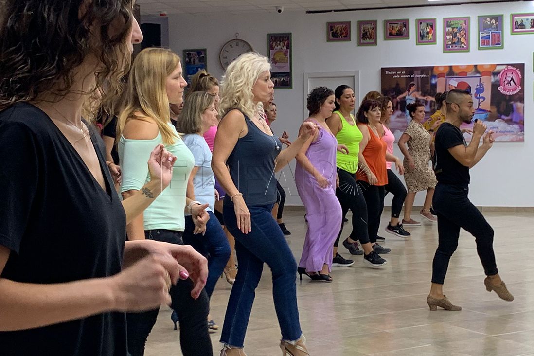 A ritmo de salsa comienza el Cuarto Congreso Internacional de baile en la academia Bachakumbé