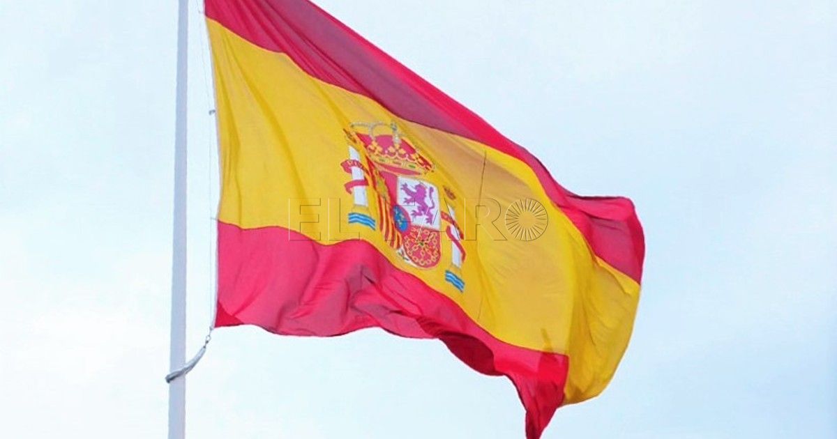 Bandera Organizan un solemne Arriado de Bandera en la plaza Pedro Segura de Melilla