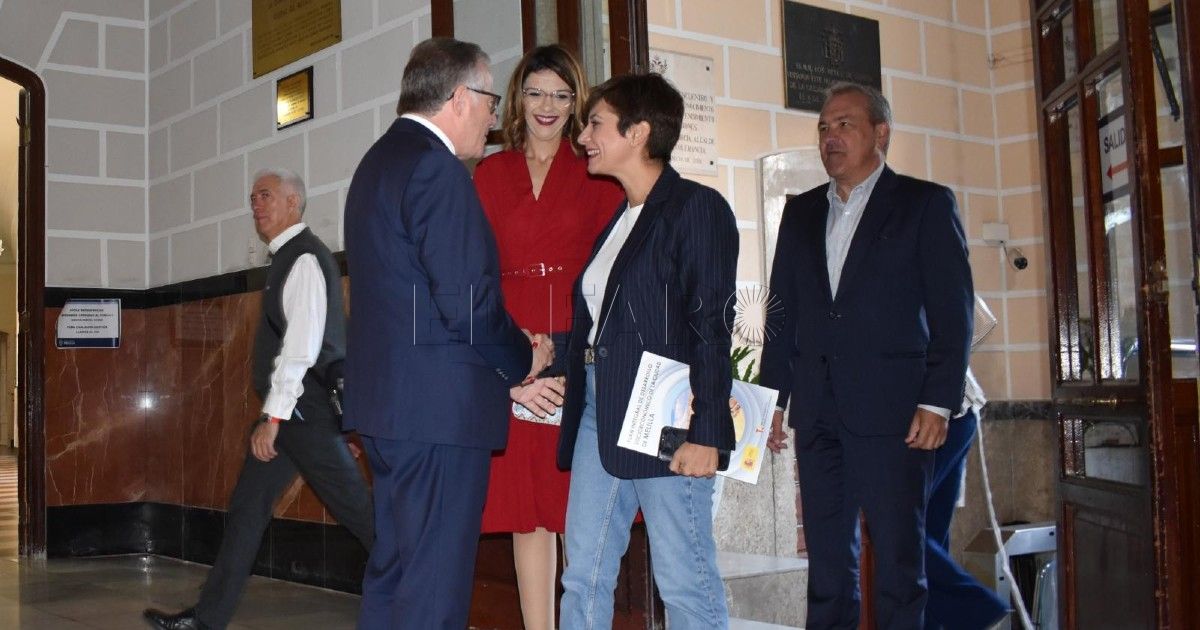 De castro con la ministra en la Asamblea Política Territorial creará en noviembre una comisión de seguimiento del Plan Estratégico de Melilla