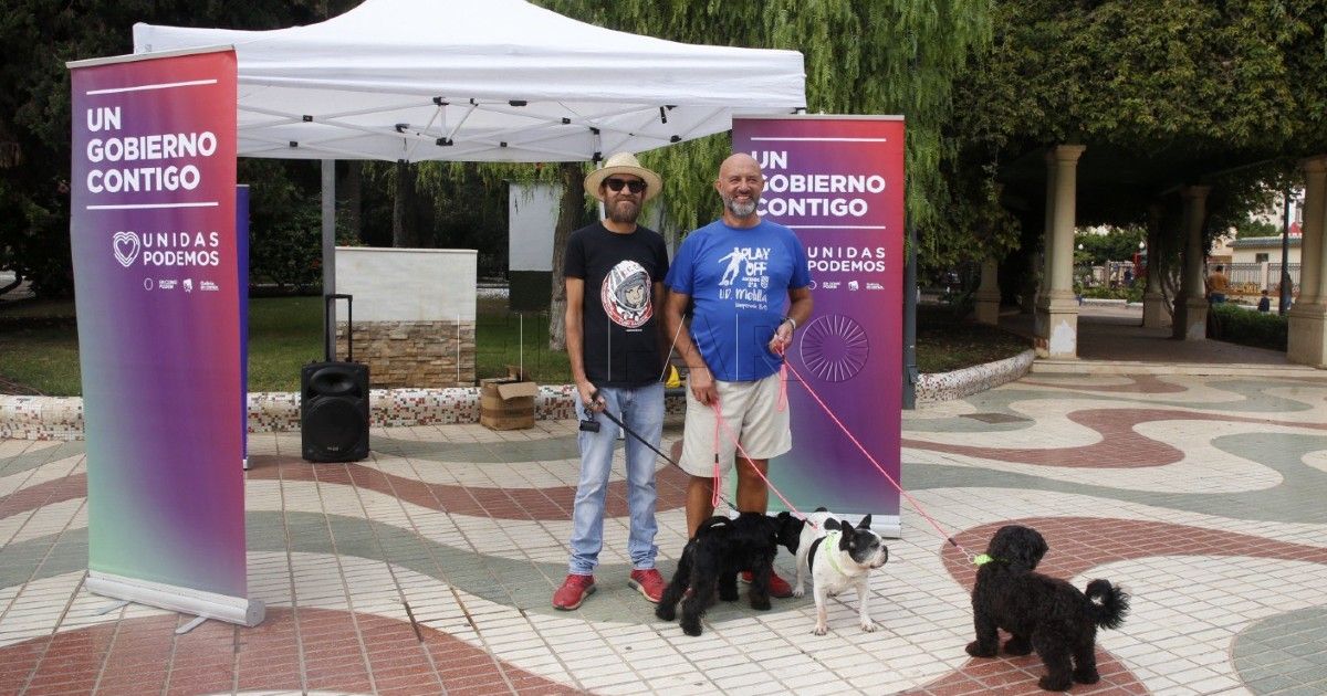 Podemos 2 Poco seguida la manifestación de Podemos a favor de los perros de caza