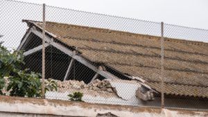 WhatsApp Image 2022 10 21 at 11.51.38 1 Podemos denuncia la existencia de amianto fracturado en un cuartel de Melilla