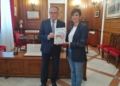WhatsApp Image 2022 10 27 at 09.57.09 1 1 Isabel Rodríguez firma el Libro de Oro de la Ciudad durante su visita a Melilla