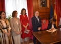 WhatsApp Image 2022 10 27 at 10.06.21 2 Isabel Rodríguez firma el Libro de Oro de la Ciudad durante su visita a Melilla