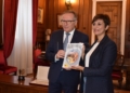 WhatsApp Image 2022 10 27 at 10.06.22 3 Isabel Rodríguez firma el Libro de Oro de la Ciudad durante su visita a Melilla