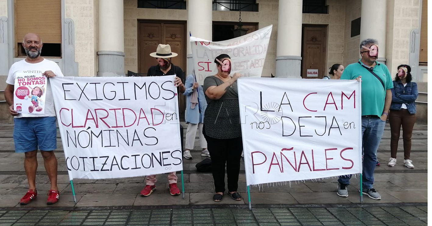 cgt caretas de pinocho recorte Las técnicos de Educación Infantil llaman la atención a Rojas con su careta y nariz de Pinocho