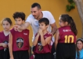 2 1 El baloncesto base disfruta en la Liga JR NBA 2022
