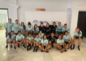Argentina llegó ayer y ya pisó el césped en un entreno vespertino