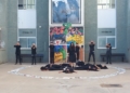 Foto 4 1 El alumnado de arte del IES Rusadir realiza una 'performance' contra la violencia de género