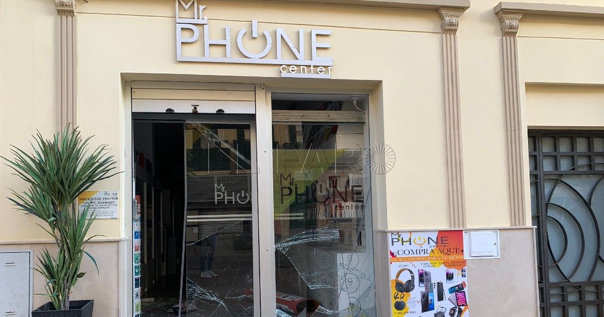 Imagen de la tienda asaltada Más seguridad para Melilla