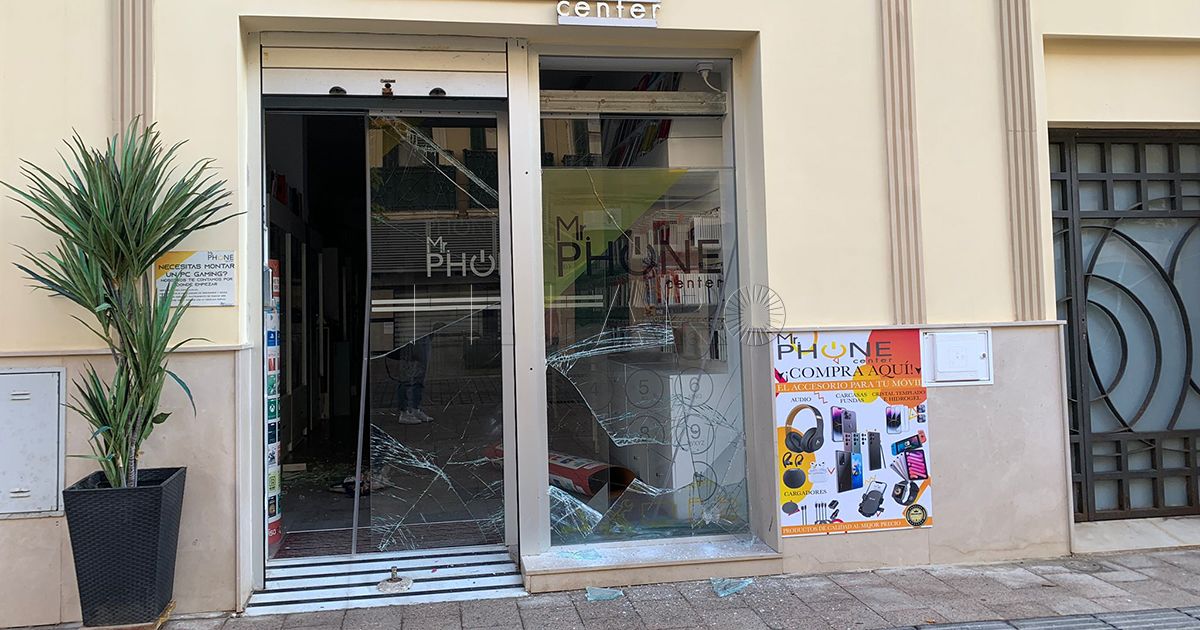 Robo Cuatro encapuchados asaltan una tienda del centro de Melilla