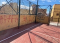 WhatsApp Image 2022 11 17 at 20.33.35 2 Vecinos de Cabrerizas protestan por el estado de la pista de fútbol sala