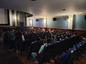 bc8d303e 375f 4e0d a02f 9fbd5c7bbf2c El alumnado de las ludotecas de Clece visita el Teatro Cine Perelló de Melilla