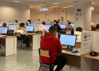 cambridge Cambridge organizará en Melilla cientos de exámenes de inglés hasta febrero debido a una convocatoria masiva de plazas en Correos