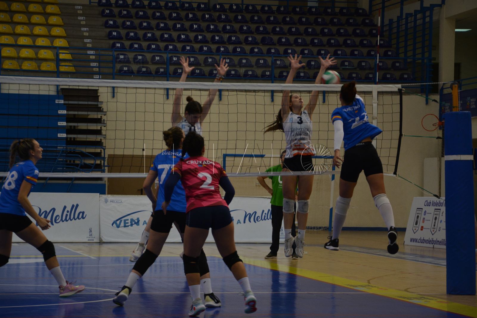 d2db50f2 02aa 4841 a3b5 a39b5c796a83 El CV Melilla femenino muestra sus credenciales al título
