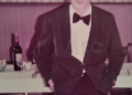 pepe con pajarita en el bar de la playa Un camarero en el servicio militar en el año 1976