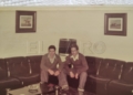 pepe y otro en la sala de oficiales Un camarero en el servicio militar en el año 1976