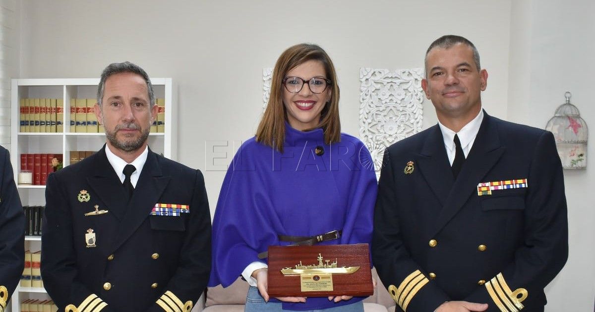 sabrina Sabrina Moh recibe a los comandantes de las fragatas "Navarra" y "Canarias"