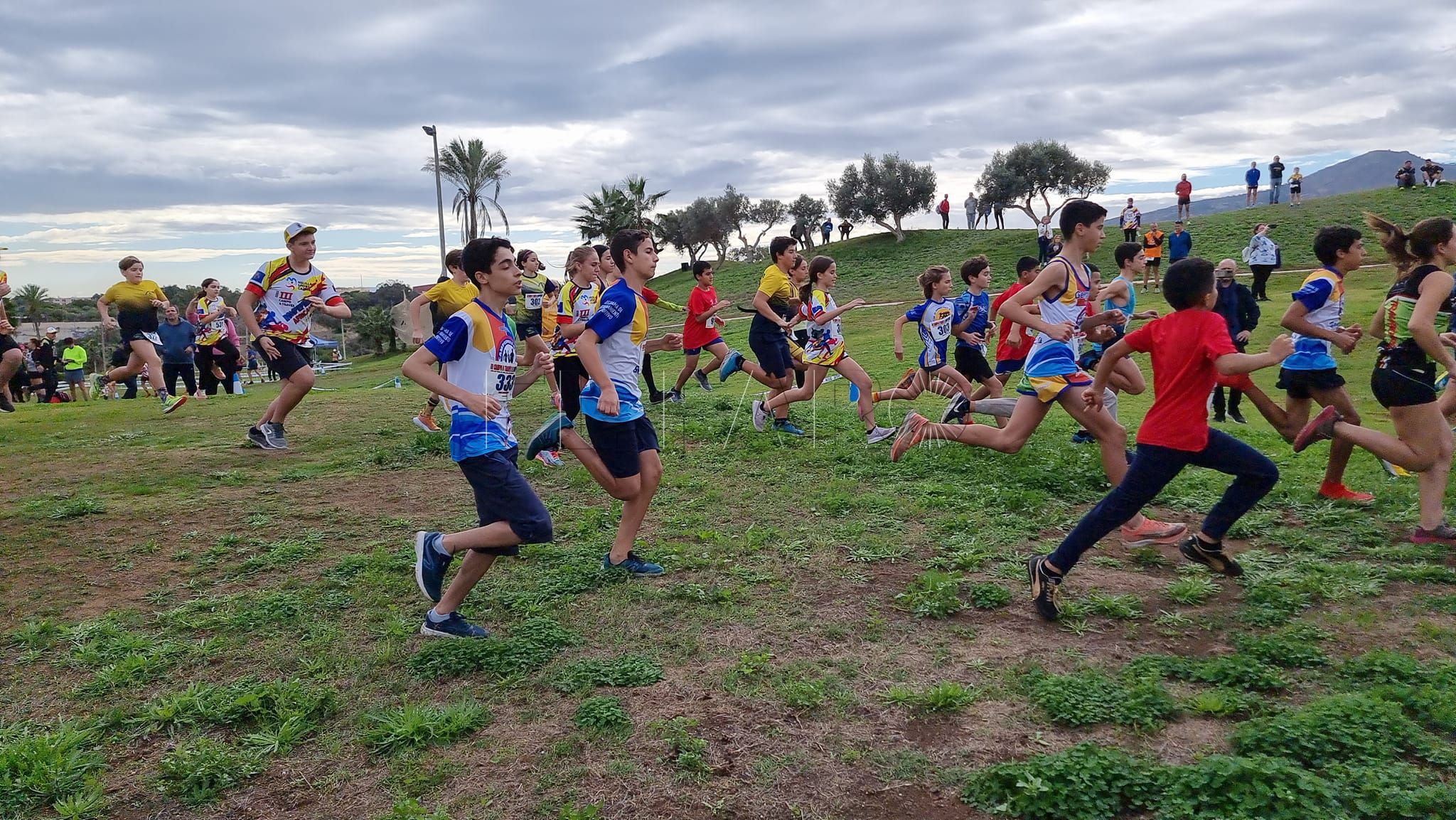 320491677 540859297704473 6540932008490046561 n El atletismo melillense disfruta con el III Rompepiernas Melilla Sport Capital