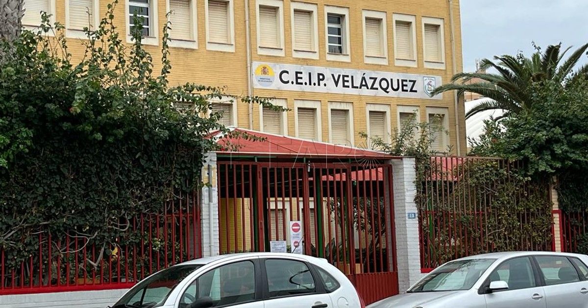 Colegio público Velázquez en una imagen de archivo. La escuela pública, al límite de sus fuerzas