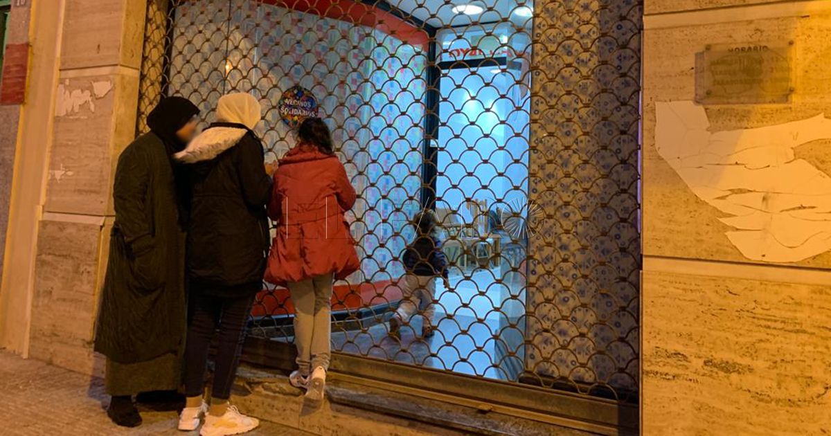 Mercadillo solidario La Asociación Vecinos Solidarios organiza un rastrillo benéfico