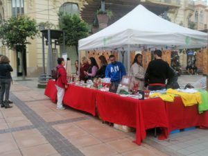 WhatsApp Image 2022 12 16 at 11.35.27 Productos navideños hechos a mano en el mercadillo de Autismo Melilla