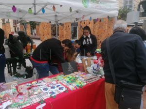 WhatsApp Image 2022 12 16 at 11.35.33 Productos navideños hechos a mano en el mercadillo de Autismo Melilla