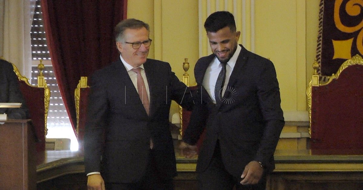 Yusef Kaddur en su toma de posesión ¿Se le puede retirar la Medalla de Oro de Melilla a Yusef Kaddur?
