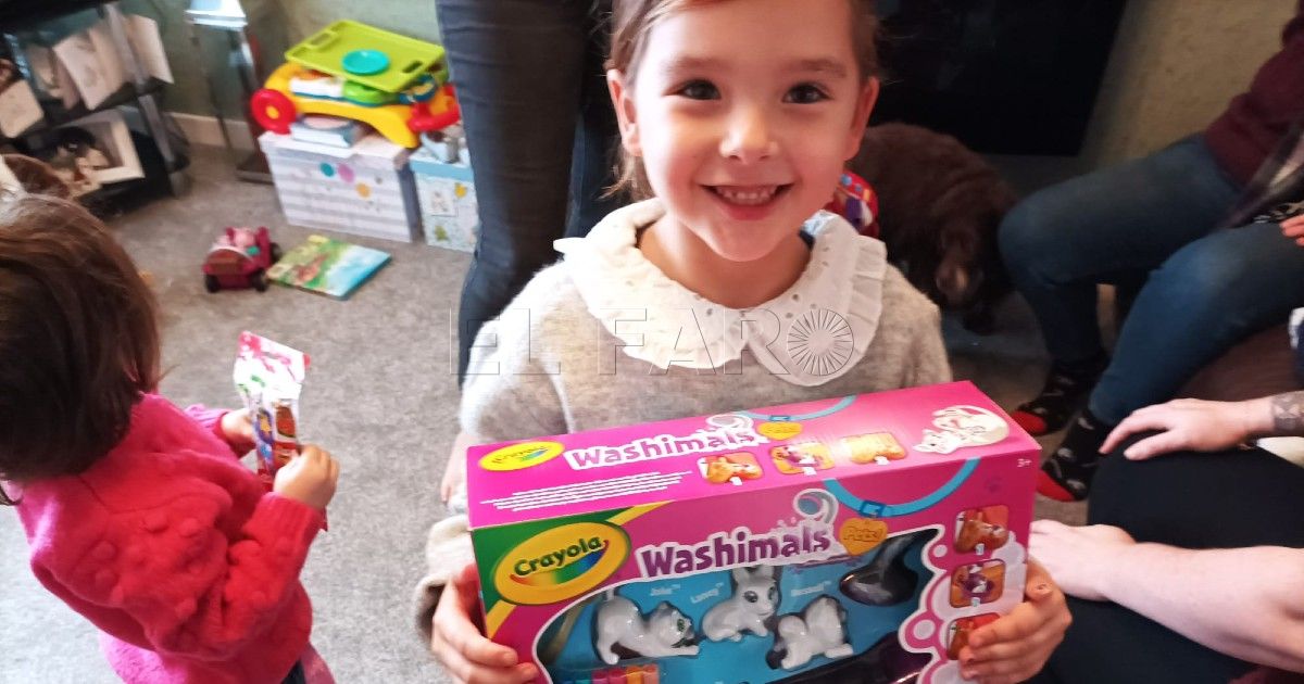 kkkk 1 Papá Noel trae la ilusión de la Navidad a los más pequeños de Melilla