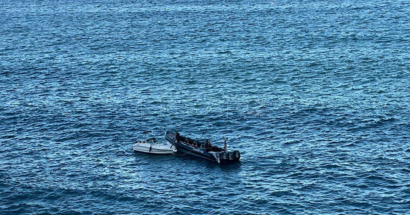 patera recorte Un guardia civil cordobés de permiso en Melilla intercepta una patera con 13 personas en su interior