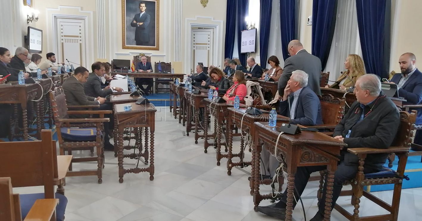 pleno presupuestos recorte El pleno de la Asamblea aprueba inicialmente los Presupuestos Generales de la Ciudad para 2023 por 355 millones
