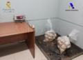 03 Vista droga y peso Detenida una persona por tráfico de drogas en el puerto