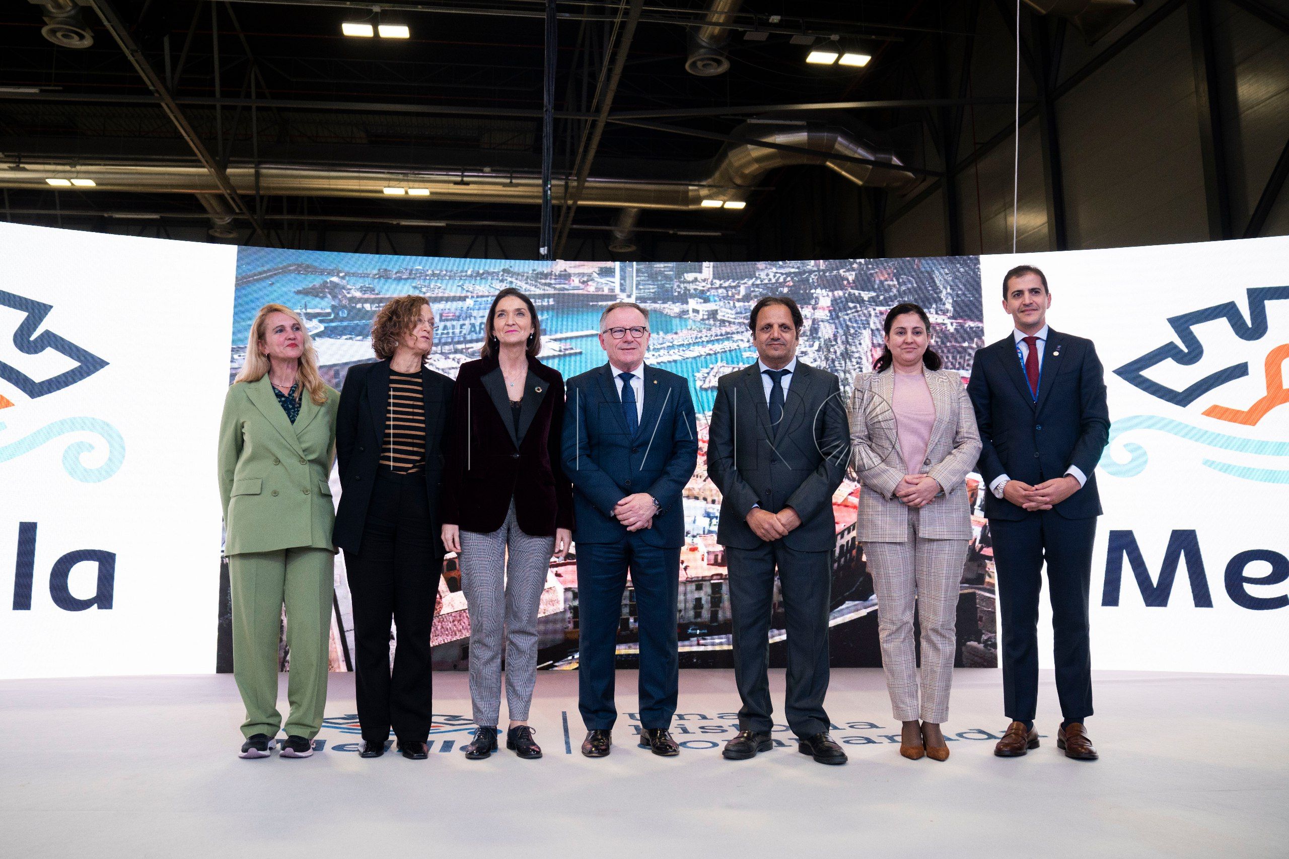 Fm2mcssXwDMbhET La ministra de Turismo Reyes Maroto visita el estand de Melilla en Fitur