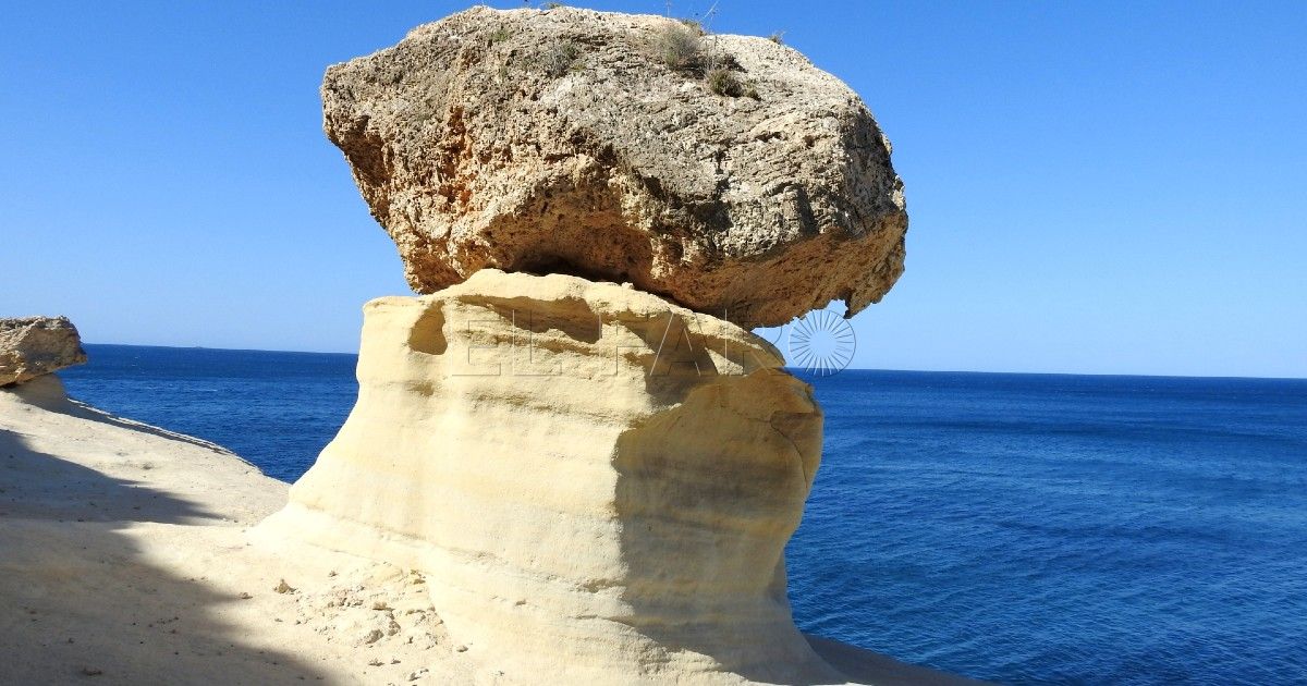 La chimenea ancha Las "setas" de Punta Sabinilla